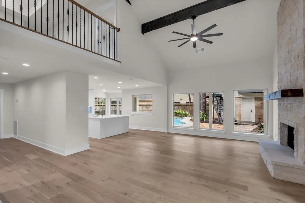 4 N Autumnwood Way, The Woodlands, TX 77380
