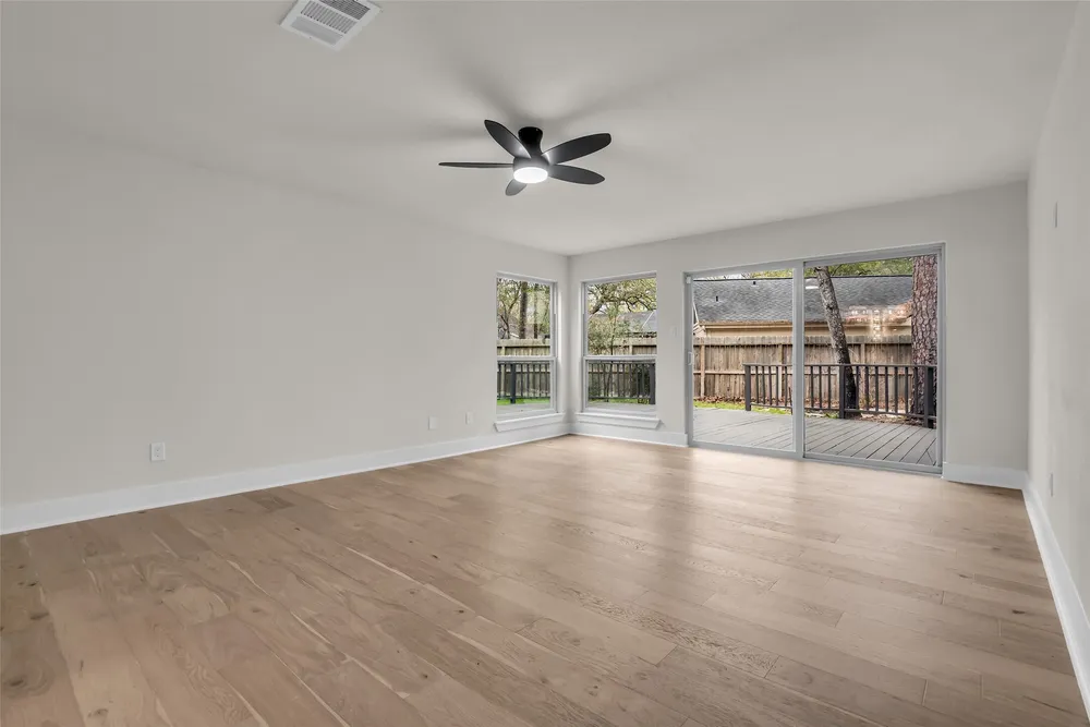 4 N Autumnwood Way, The Woodlands, TX 77380