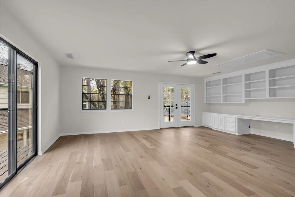 4 N Autumnwood Way, The Woodlands, TX 77380