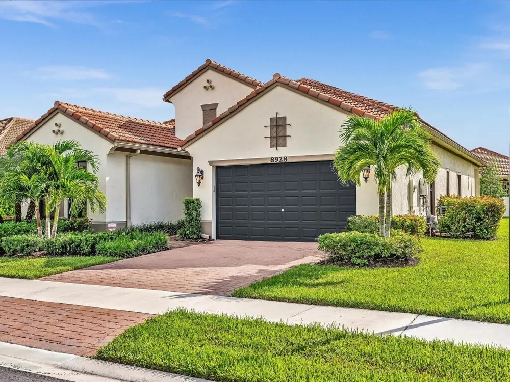 8928 Bastille Circle E, Parkland, FL 33076