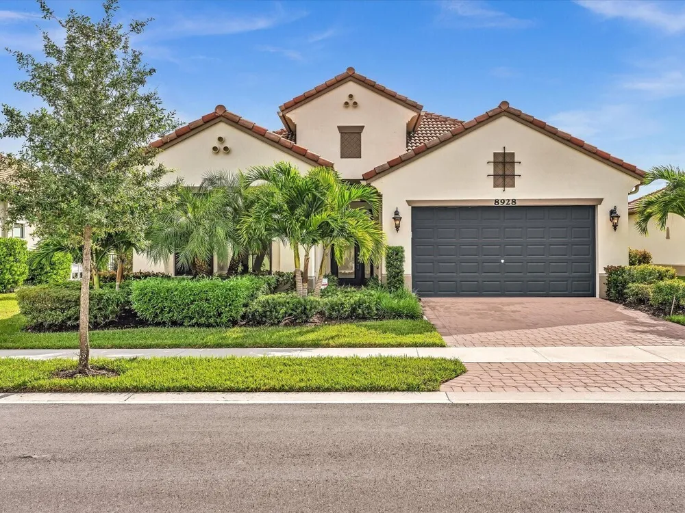 8928 Bastille Circle E, Parkland, FL 33076
