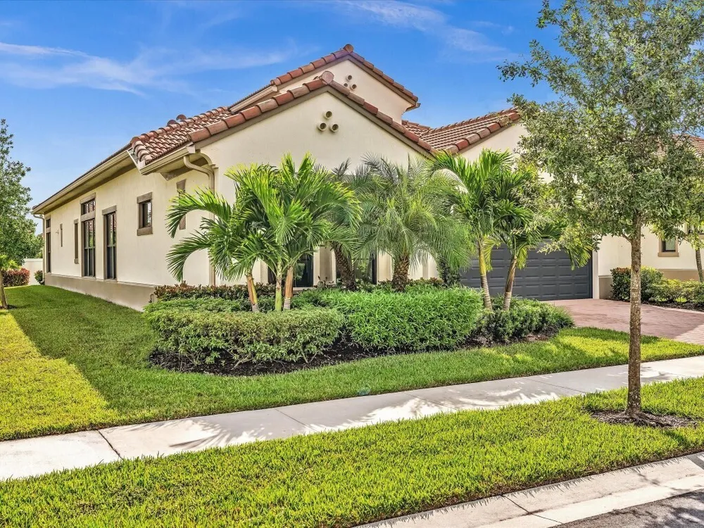 8928 Bastille Circle E, Parkland, FL 33076