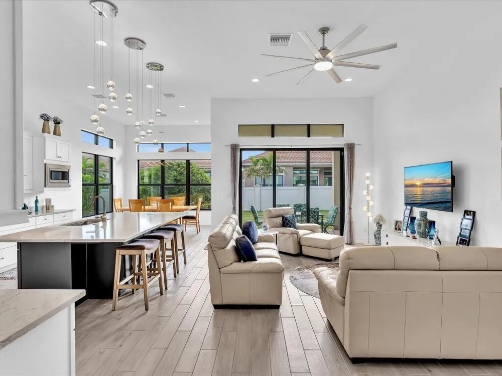 8928 Bastille Circle E, Parkland, FL 33076
