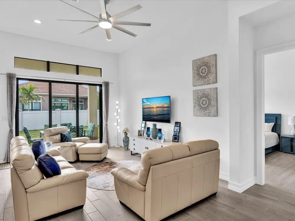8928 Bastille Circle E, Parkland, FL 33076