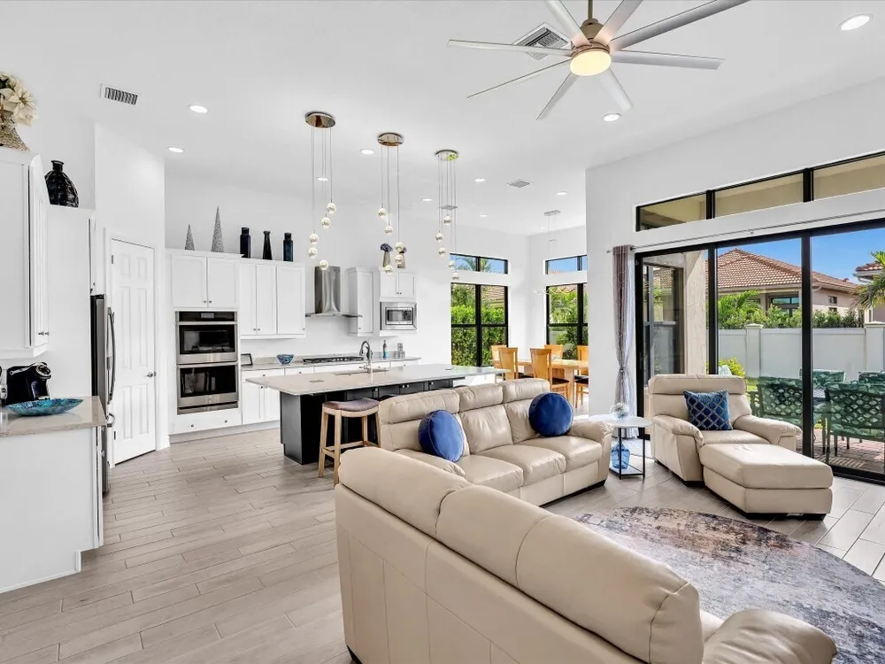 8928 Bastille Circle E, Parkland, FL 33076