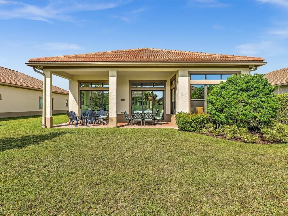 8928 Bastille Circle E, Parkland, FL 33076