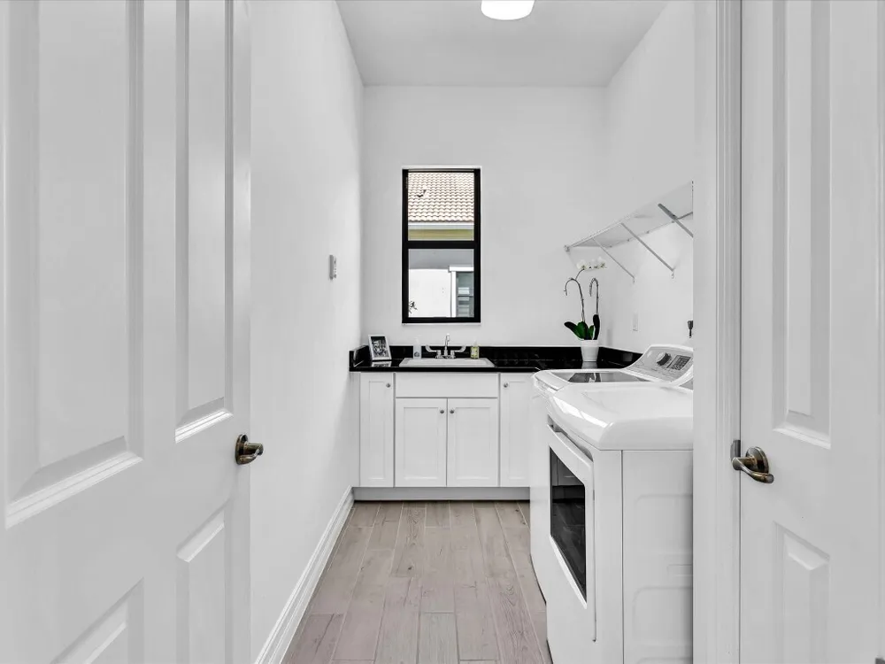 8928 Bastille Circle E, Parkland, FL 33076