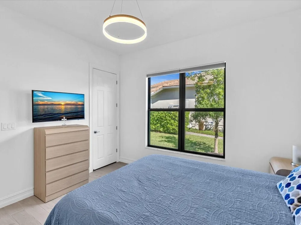 8928 Bastille Circle E, Parkland, FL 33076