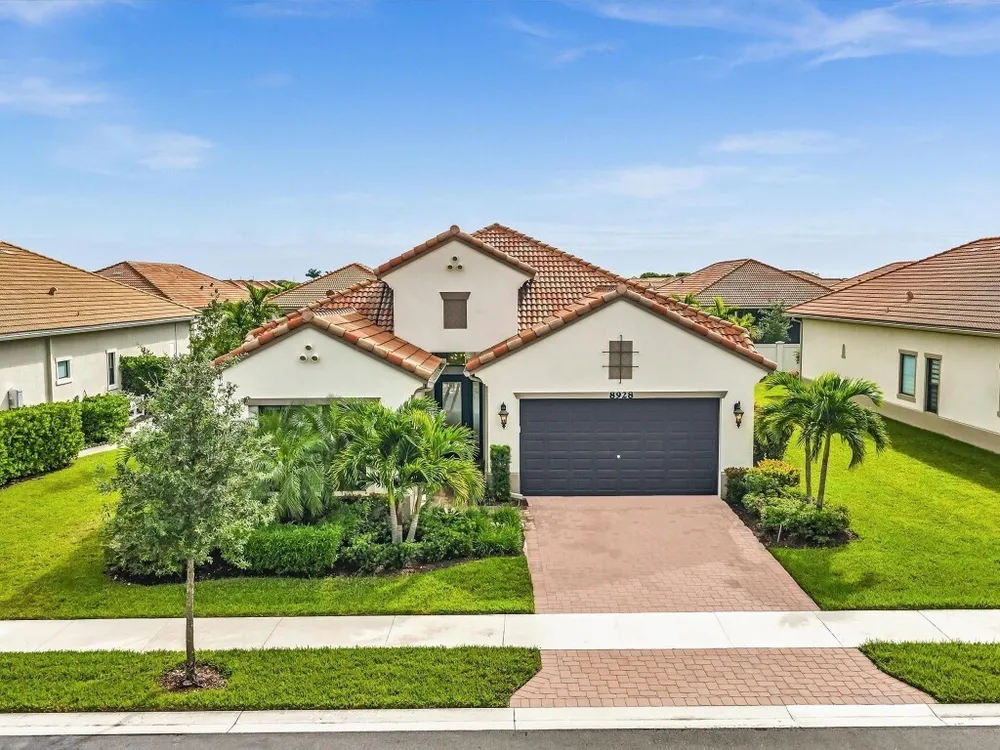 8928 Bastille Circle E, Parkland, FL 33076