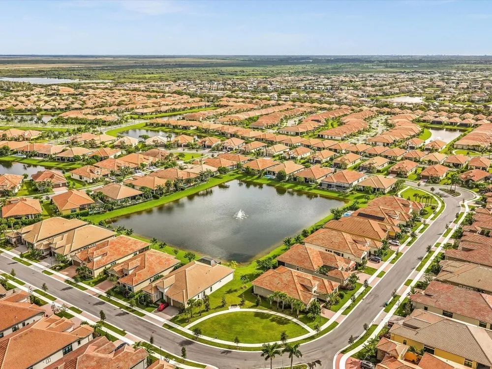 8928 Bastille Circle E, Parkland, FL 33076