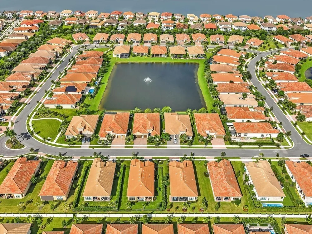 8928 Bastille Circle E, Parkland, FL 33076
