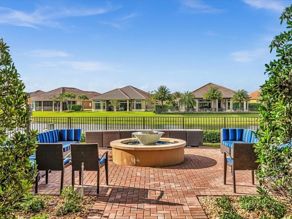 8928 Bastille Circle E, Parkland, FL 33076