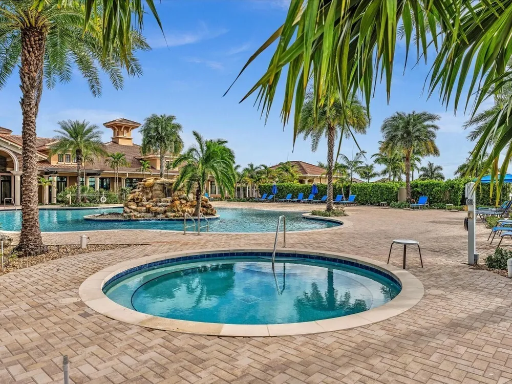 8928 Bastille Circle E, Parkland, FL 33076