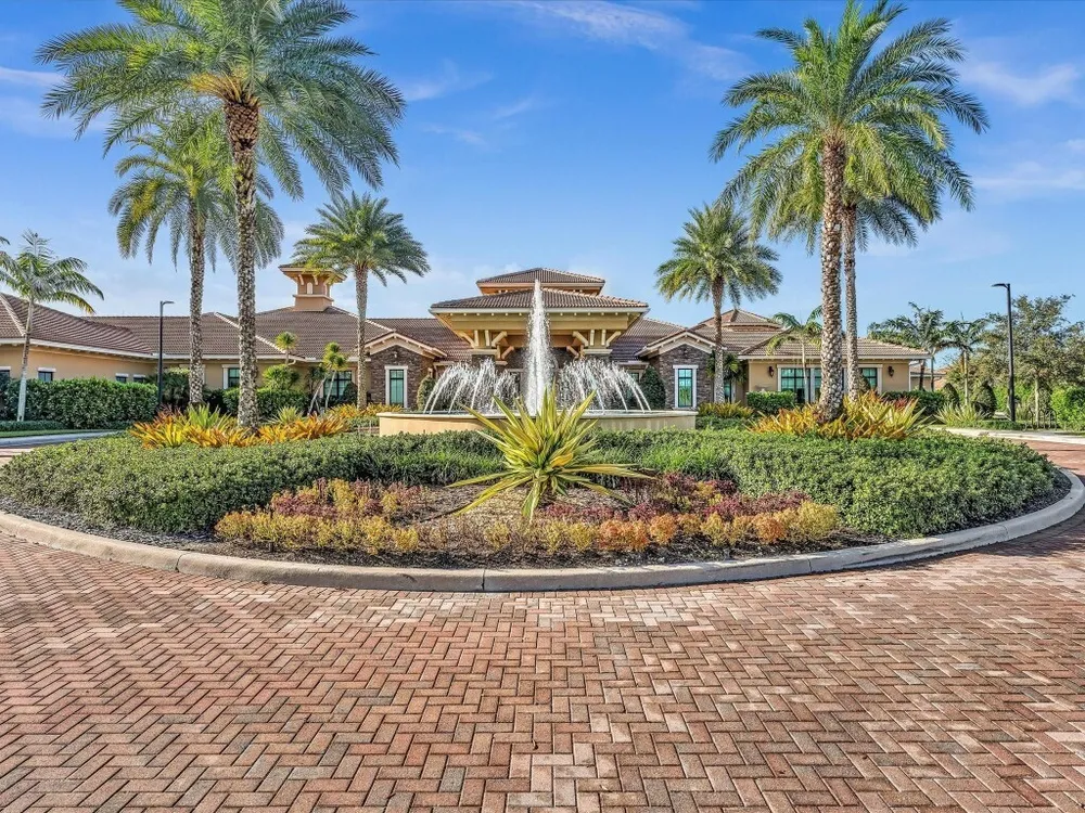 8928 Bastille Circle E, Parkland, FL 33076