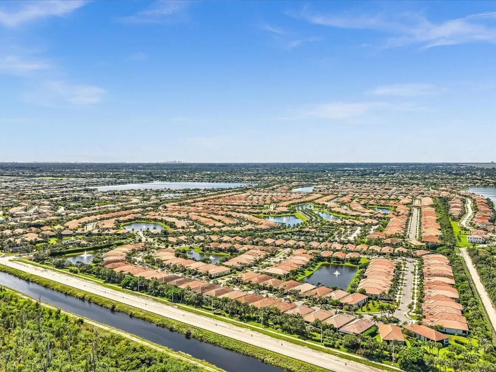 8928 Bastille Circle E, Parkland, FL 33076