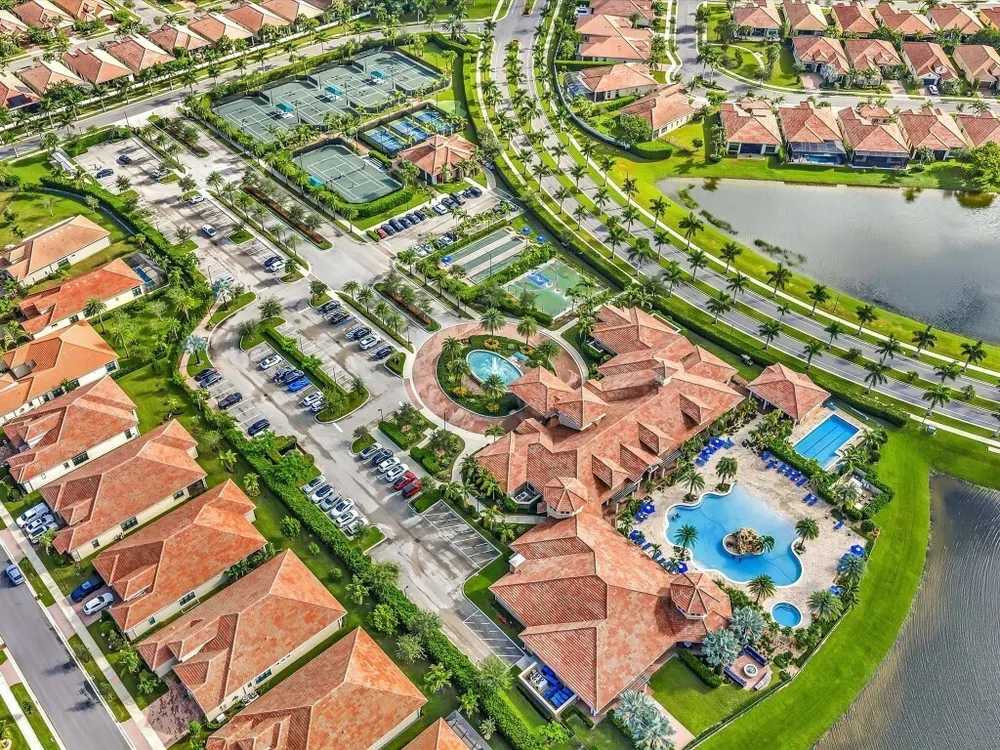 8928 Bastille Circle E, Parkland, FL 33076