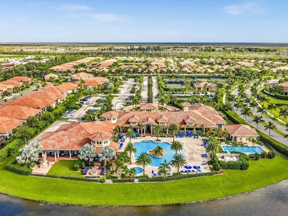8928 Bastille Circle E, Parkland, FL 33076