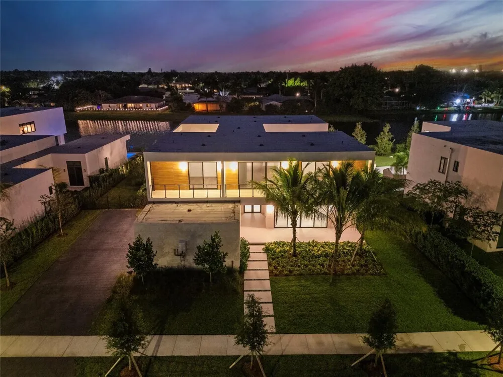 16722 Botaniko Dr S, Weston, FL 33326