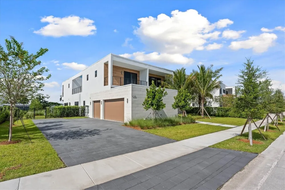 16722 Botaniko Dr S, Weston, FL 33326