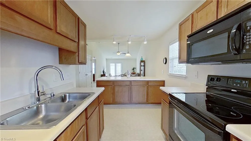 3350 Hyde Place Circle, Winston Salem, NC 27103