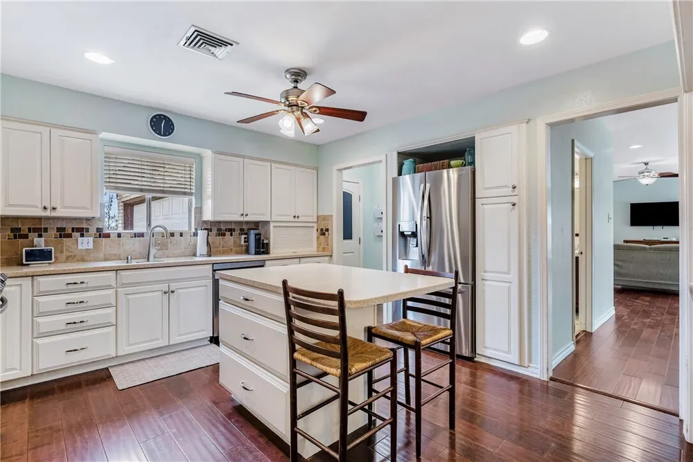 3350 Mavis Dr, Corpus Christi, TX 78411