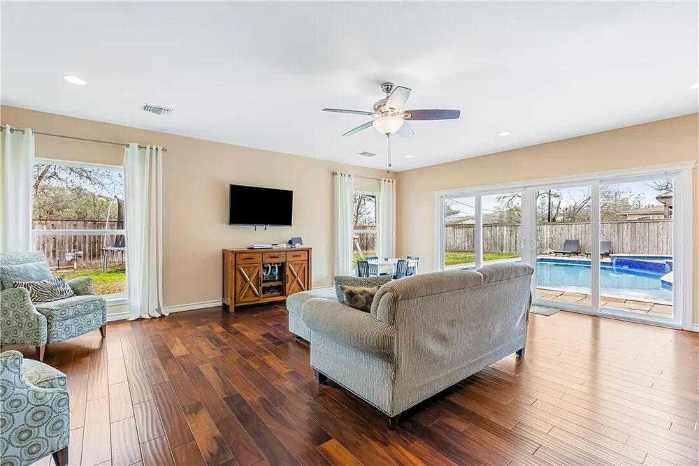 3350 Mavis Dr, Corpus Christi, TX 78411