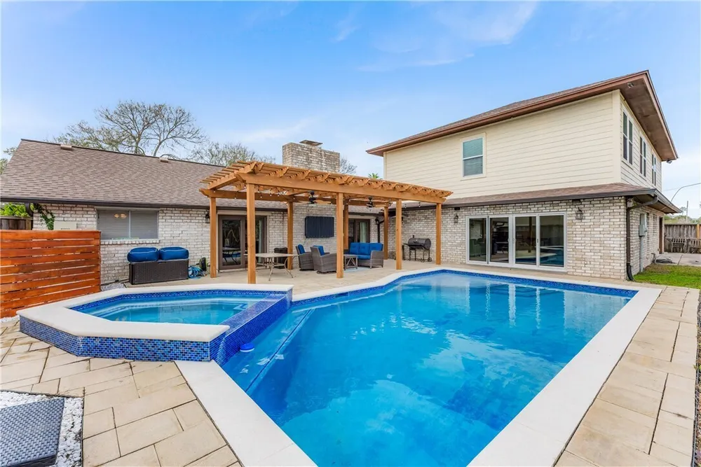 3350 Mavis Dr, Corpus Christi, TX 78411