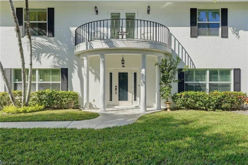 7395 Stonegate Dr, Naples, FL 34109