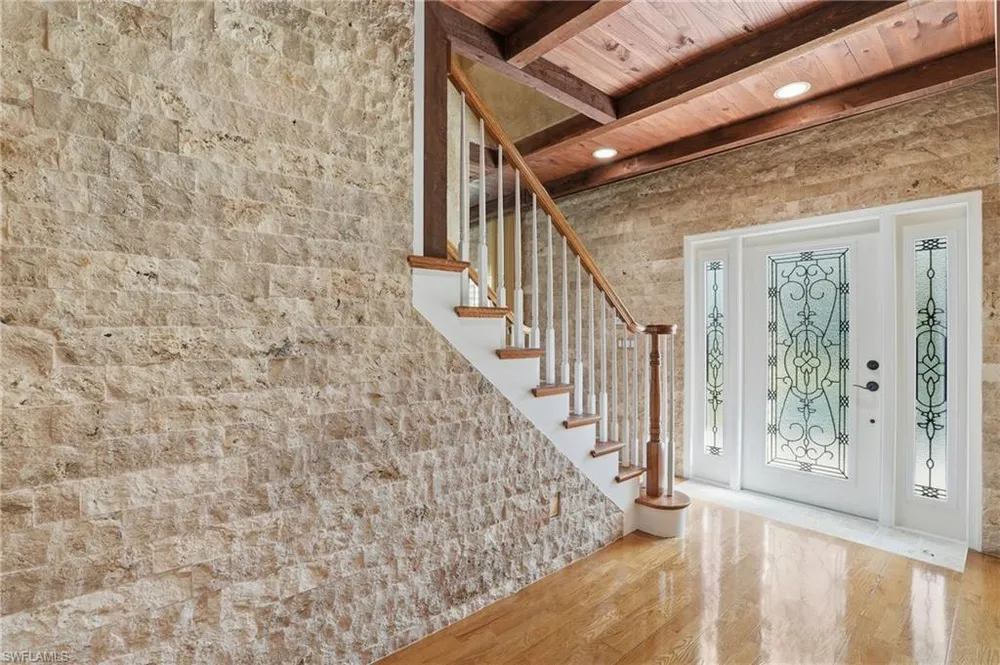 7395 Stonegate Dr, Naples, FL 34109