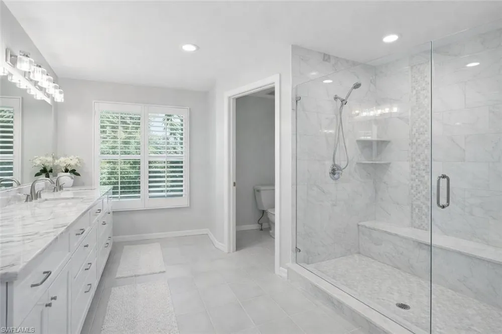 7395 Stonegate Dr, Naples, FL 34109