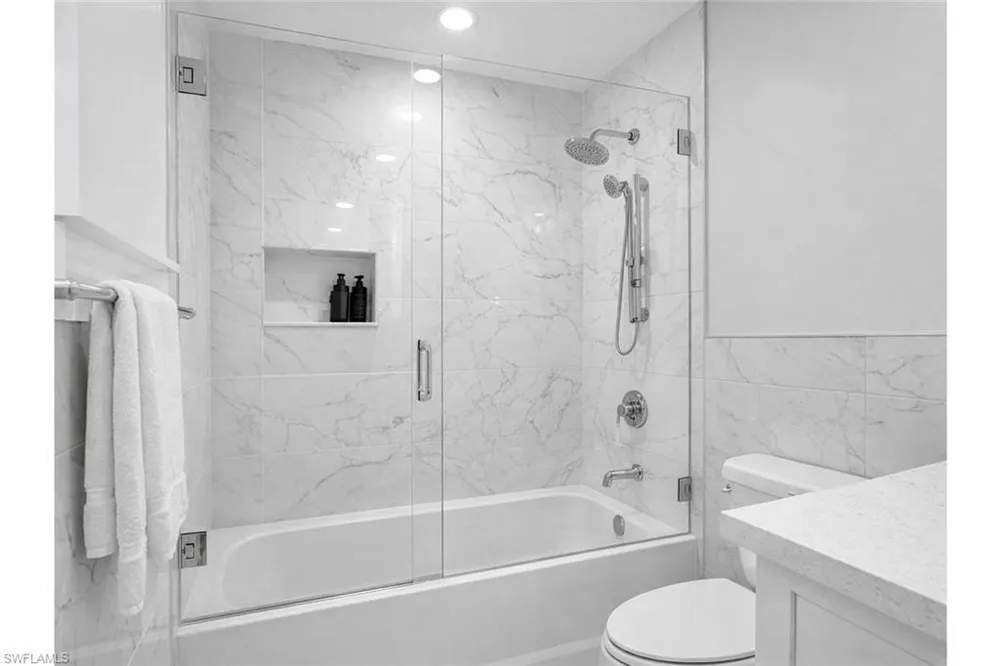 7395 Stonegate Dr, Naples, FL 34109