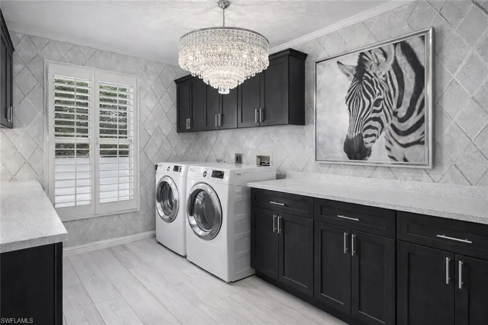7395 Stonegate Dr, Naples, FL 34109