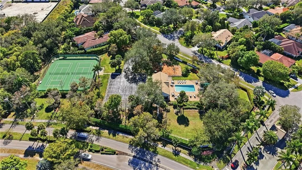 7395 Stonegate Dr, Naples, FL 34109