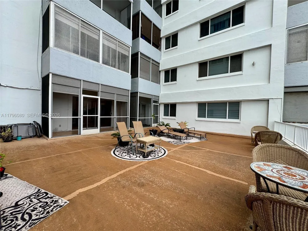 1700 Pierce St, Hollywood, FL 33020