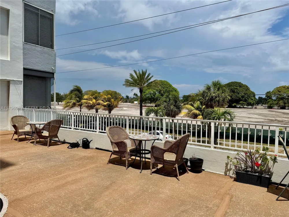 1700 Pierce St, Hollywood, FL 33020
