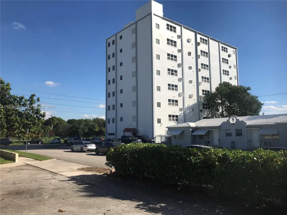 1700 Pierce St, Hollywood, FL 33020