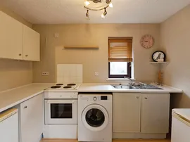 Lower Crescent, Linford, Stanford-Le-Hope thumb 2