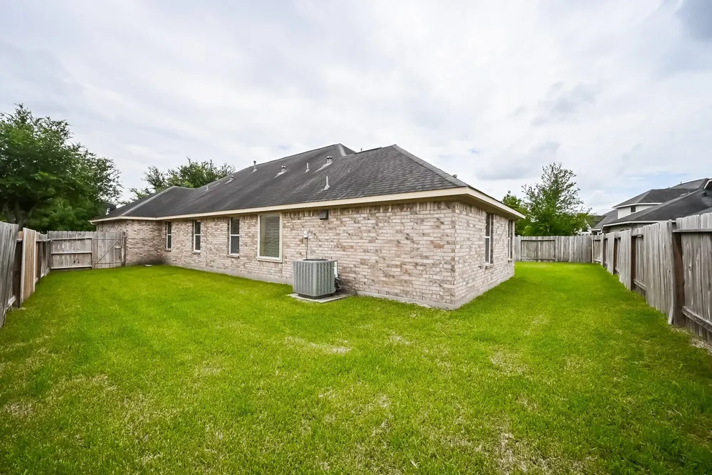 8010 Durham Run Ln, Richmond, TX 77407