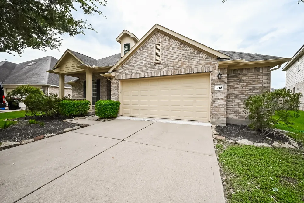 8010 Durham Run Ln, Richmond, TX 77407