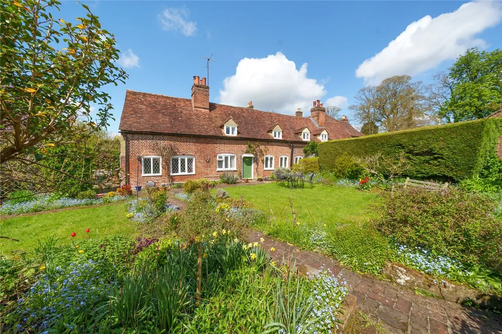Upper Highway, Kings Langley, WD4