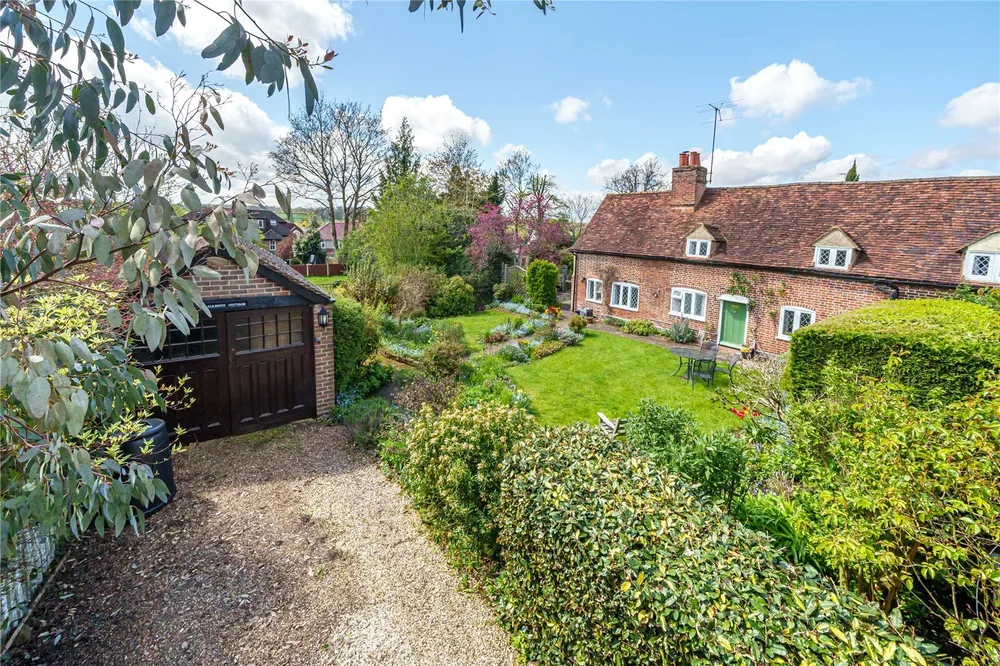 Upper Highway, Kings Langley, WD4