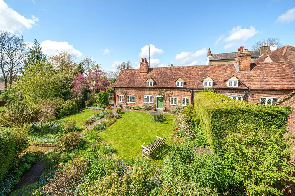 Upper Highway, Kings Langley, WD4