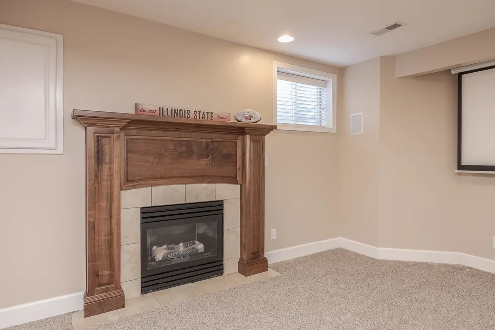 2409 Sanford Ln, Normal, IL 61761