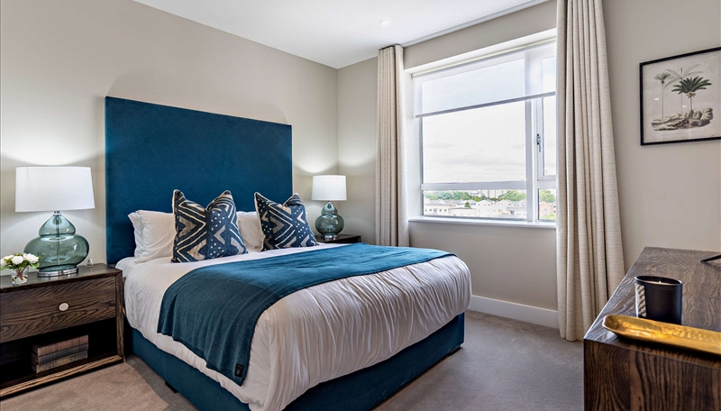 TWO BEDROOM TO LET CIRCUS E14 Image 4