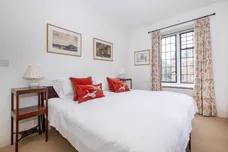 Manor Fields, London, SW15 photo 9