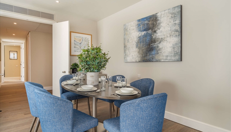 TWO BEDROOM TO LET CIRCUS E14 Image 4