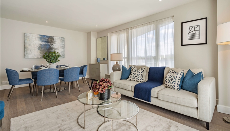 TWO BEDROOM TO LET CIRCUS E14 Image 5