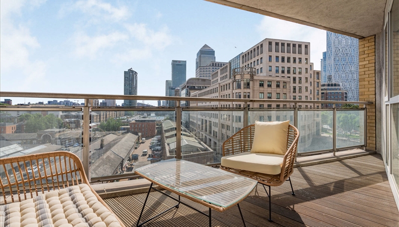 TWO BEDROOM TO LET CIRCUS E14 Image 8