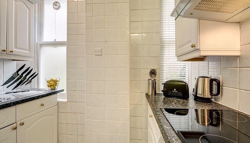 One-Bed Apartment To Let Hill Street Mayfair W1 Image 3