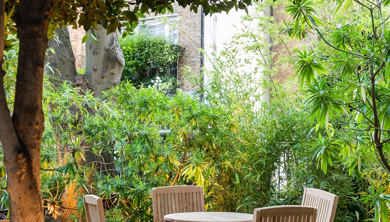 One-Bed Apartment To Let Hill Street Mayfair W1 Image 7